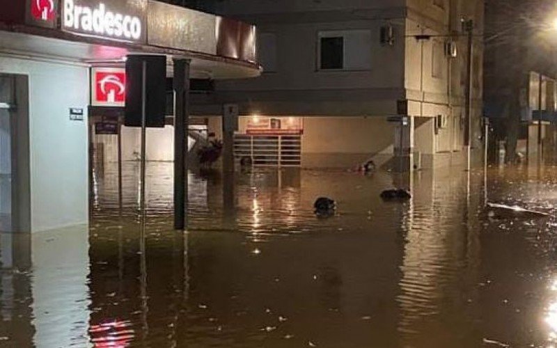 Enchente na área central de Encantado | Jornal NH