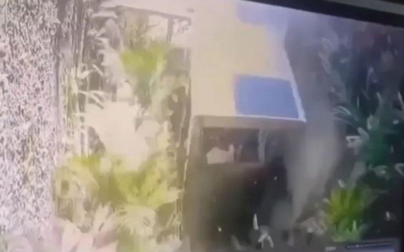 Elevador cai e mata cinco pessoas em Bali, na Indonésia | Jornal NH