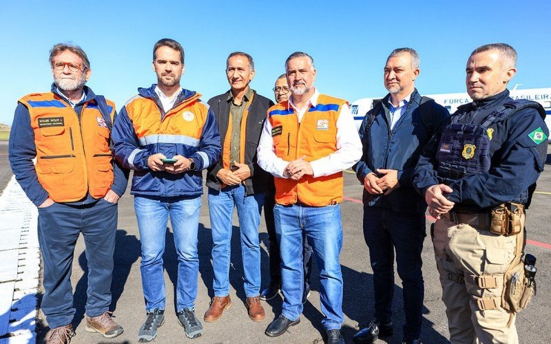 Governador decola de Caxias do Sul junto aos ministros Paulo Pimenta e Waldez Góes para sobrevoo as regiões afetadas por alagamentos no Vale do Taquari | Jornal NH