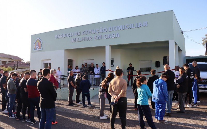 InauguraÃ§Ã£o reuniÃ£o grande nÃºmero de pessoas