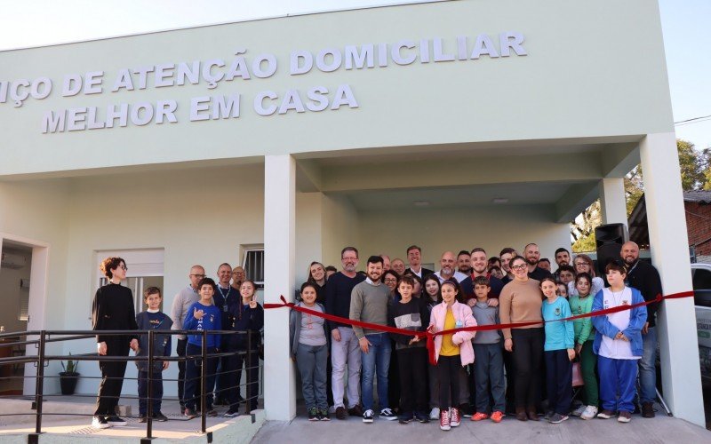 Solenidade oficial de inauguraÃ§Ã£o reuniu autoridades municipais e representantes mirins