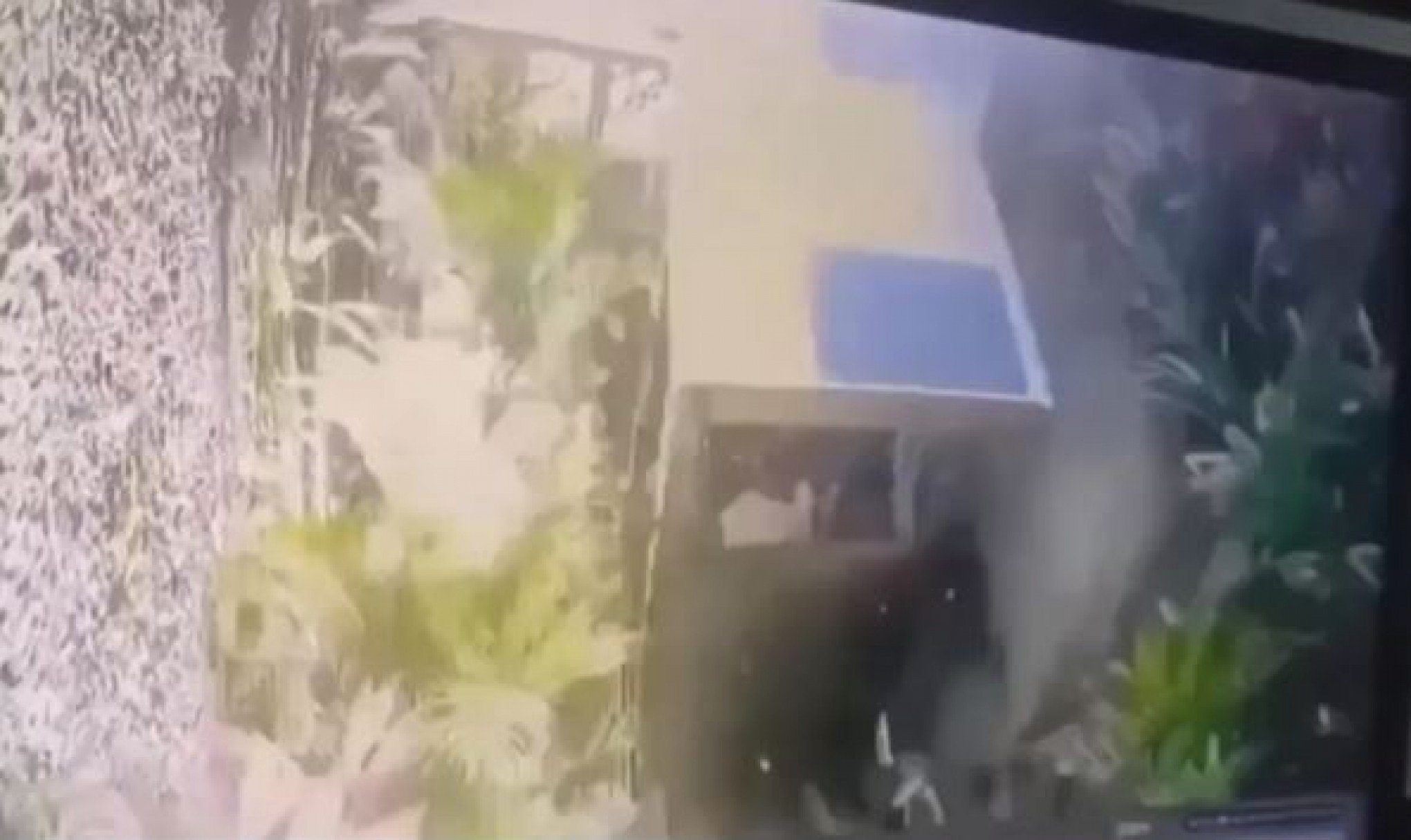 VÍDEO: Elevador cai e mata cinco pessoas em resort