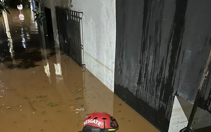 Bombeiros voluntários da região atuam na força-tarefa do Vale do Taquari  | Jornal NH