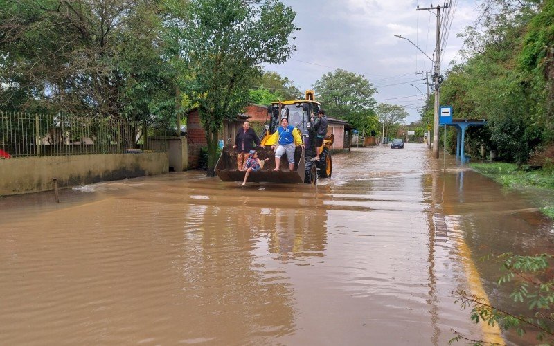 FamÃ­lia removida pela prefeitura no bairro Barrinha