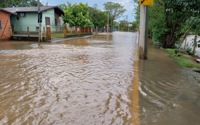 Enchente na Estrada Pio XII, em Campo Bom, no bairro Barrinha