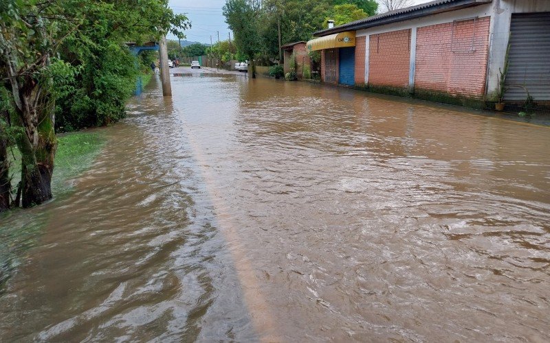 Enchente na Estrada Pio XII, em Campo Bom, no bairro Barrinha