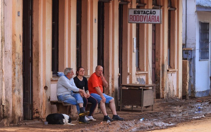 CenÃ¡rio Ã© de destruiÃ§Ã£o e mobilizaÃ§Ã£o no municÃ­pio de MuÃ§um