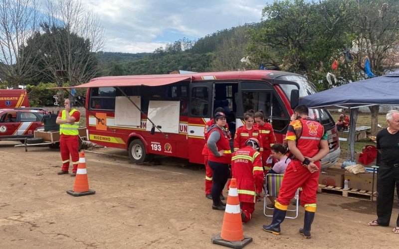 Bombeiros voluntários da região atuam na força-tarefa do Vale do Taquari  | Jornal NH