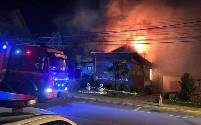 Restaurante pegou fogo no Centro de Gramado