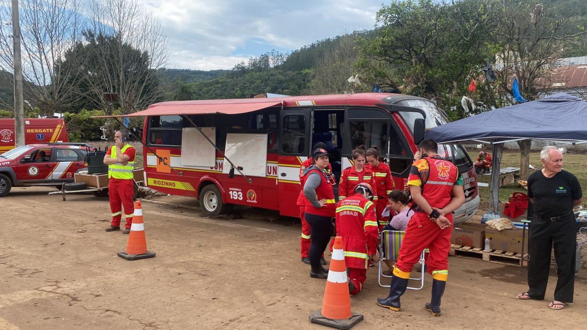 CATÁSTROFE NO RS: Bombeiros voluntários de oito municípios da região estão no Vale do Taquari