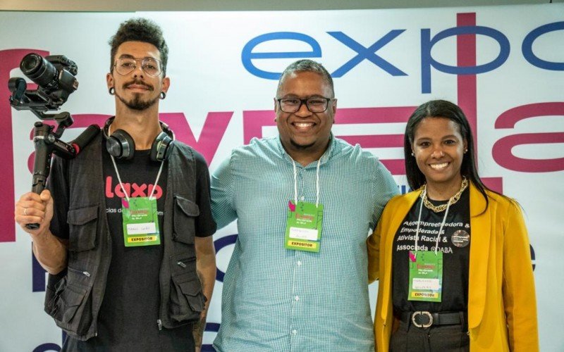 Mário, Ezequiel e Marianne durante a ExpoFavela RS | Jornal NH