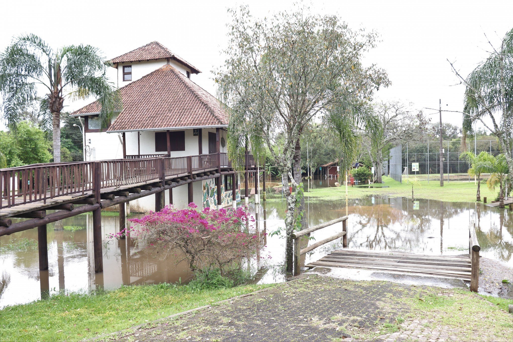 Alagado, Parque Imperatriz é fechado para visitação do público