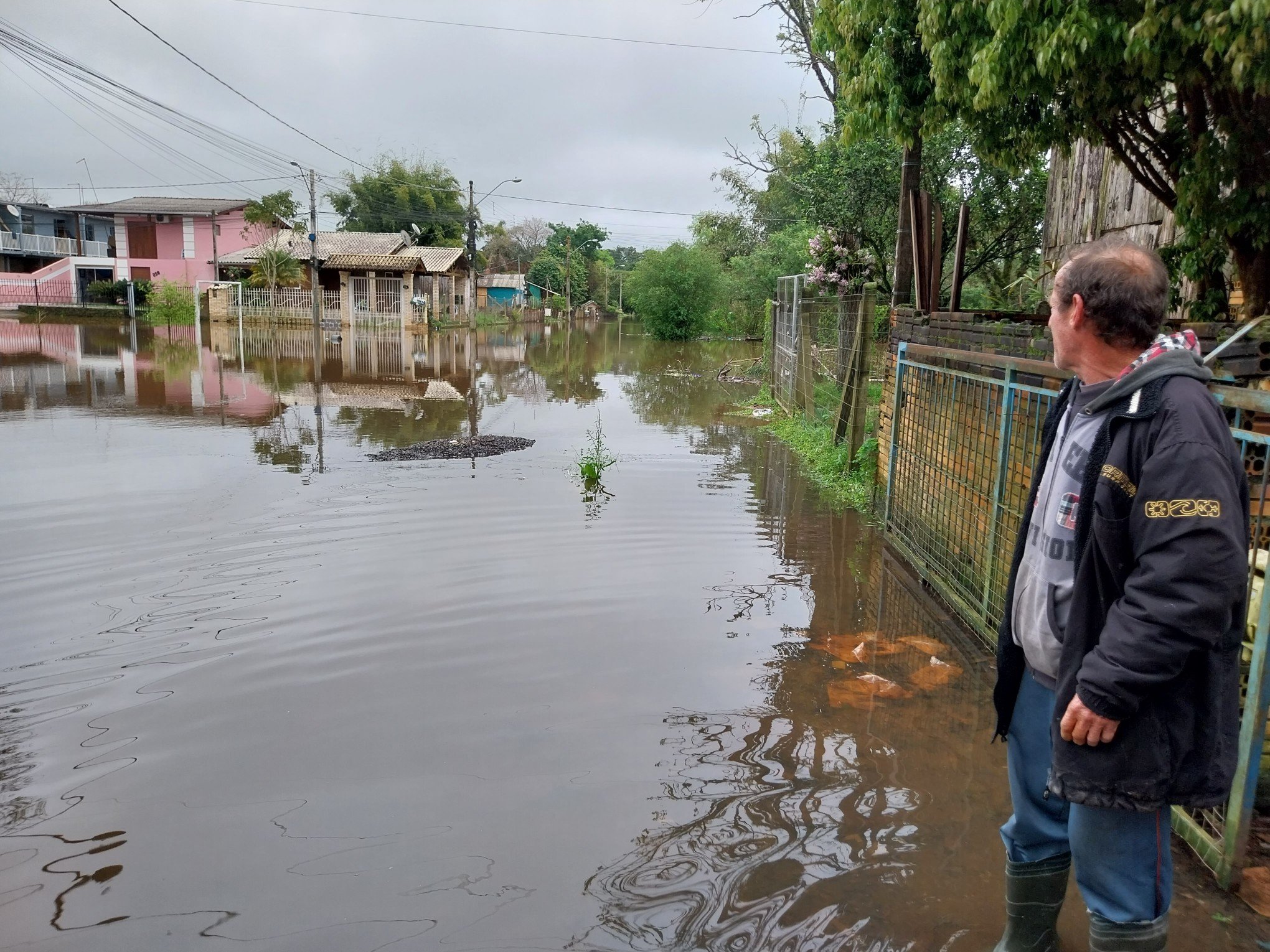 FOTOS: Moradores de áreas alagadas pelo Rio dos Sinos estão preocupados com os próximos dias; veja os locais ainda inundados