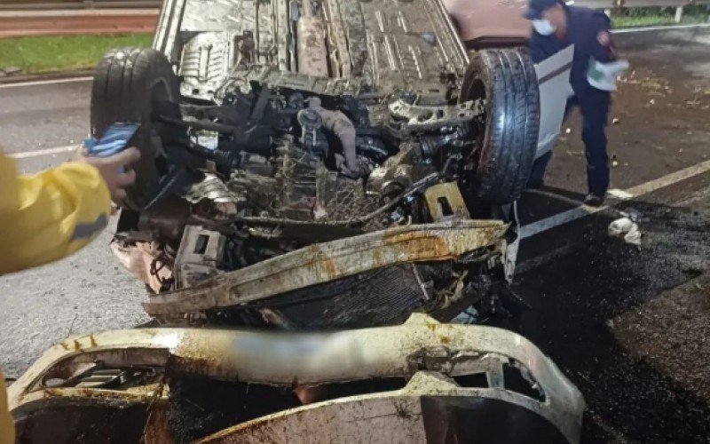 Uma pessoa ficou ferida após capotamento na BR-116, em Novo Hamburgo | Jornal NH