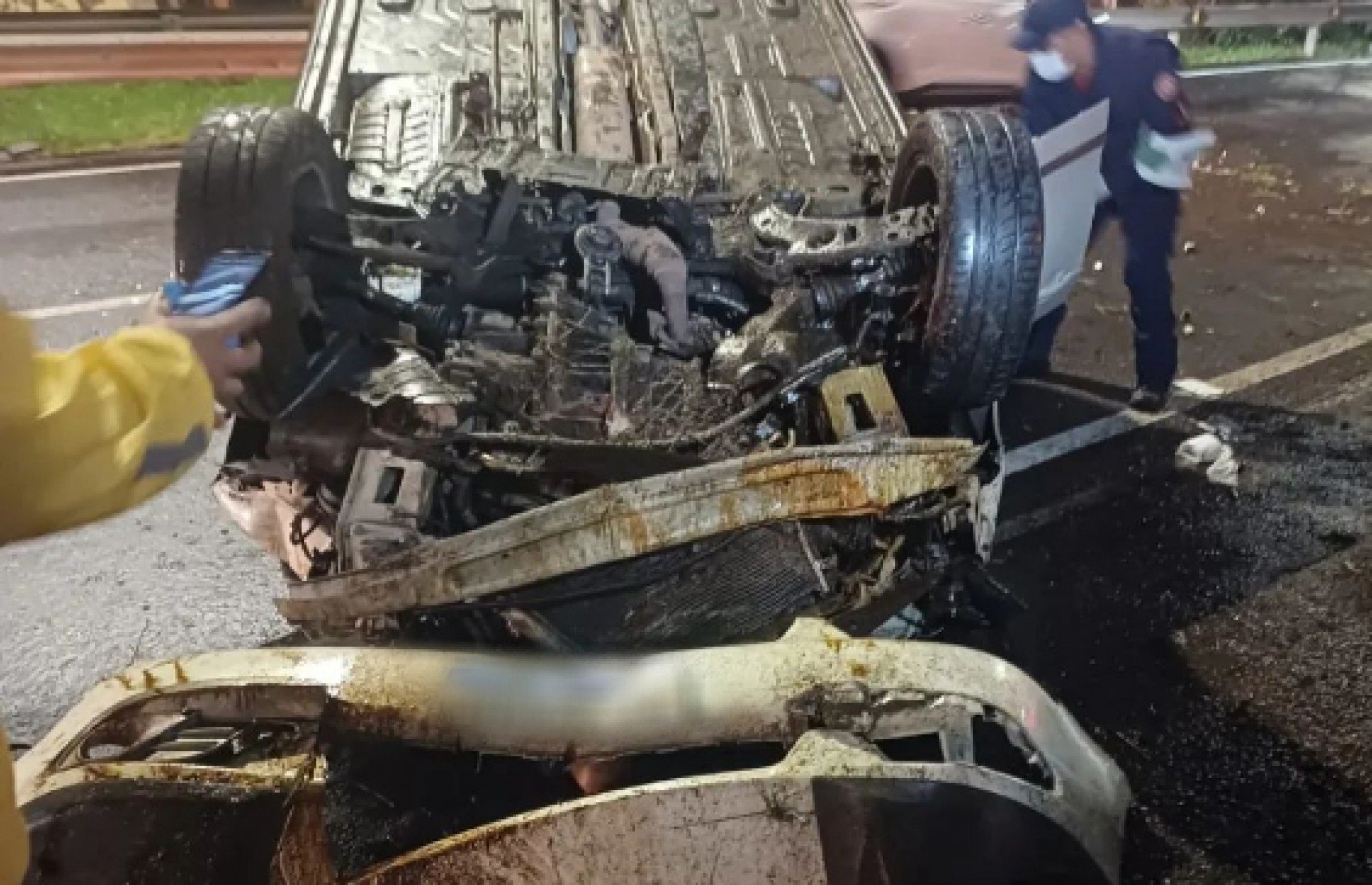 ACIDENTE DE TRÂNSITO: Uma pessoa fica ferida após capotamento na BR-116