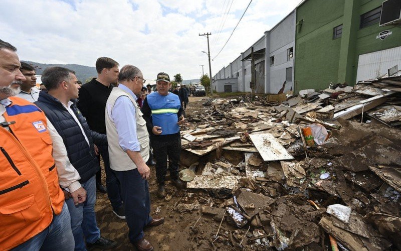 Presidente da RepÃºblica em ExercÃ­cio Geraldo Alckmin durante Visita a Ã¡rea destruÃ­da pelas enchentes na cidade de Roca Sales