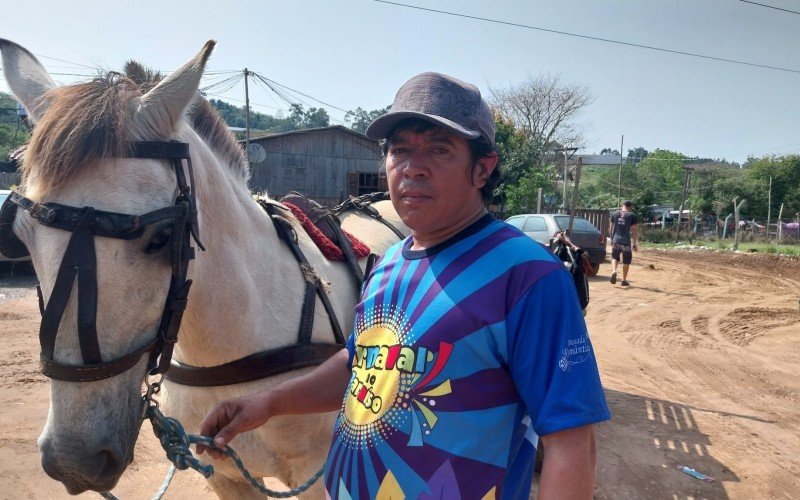 Dionildo Machado depende da carroça para sustentar família | Jornal NH