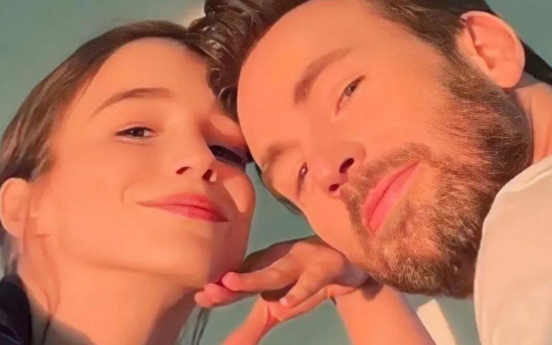 Chris Evans se casa com atriz luso-brasileira, afirma site | Jornal NH