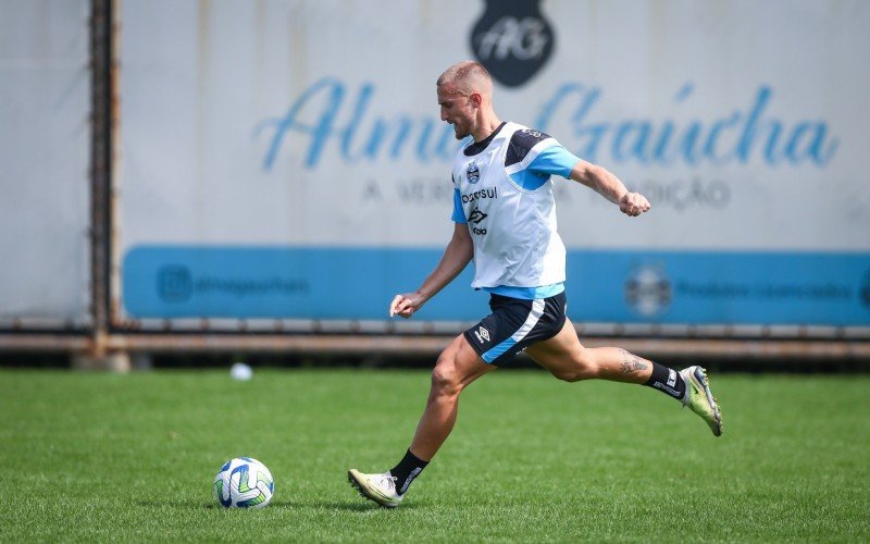 Rodrigo Ely treinando pelo Grêmio | Jornal NH