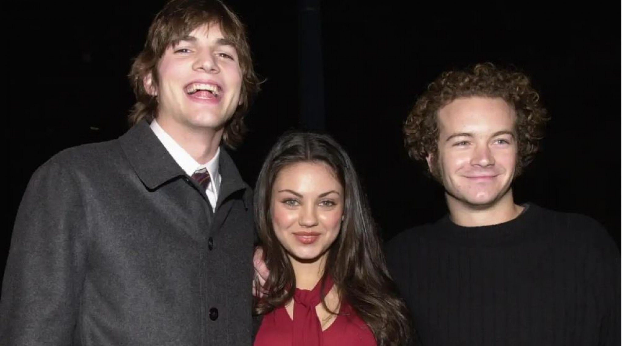 "Excelente modelo e amigo": Ashton Kutcher e Mila Kunis se pronunciam após cartas defendendo Danny Masterson vazarem