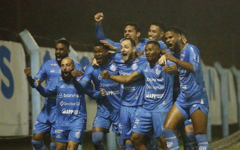 Novo Hamburgo venceu o Inter SM por 3 a 0 | Jornal NH