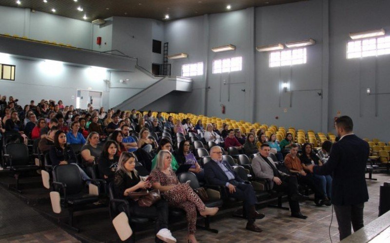 Formação de professores teve início nesta semana 