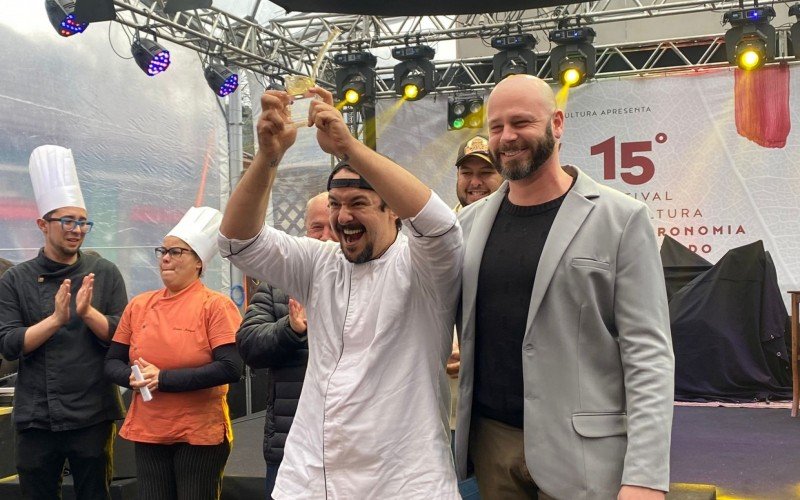 Thomas Silveira foi o campeão do concurso Melhor Chef no Festival de Gastronomia de 2023