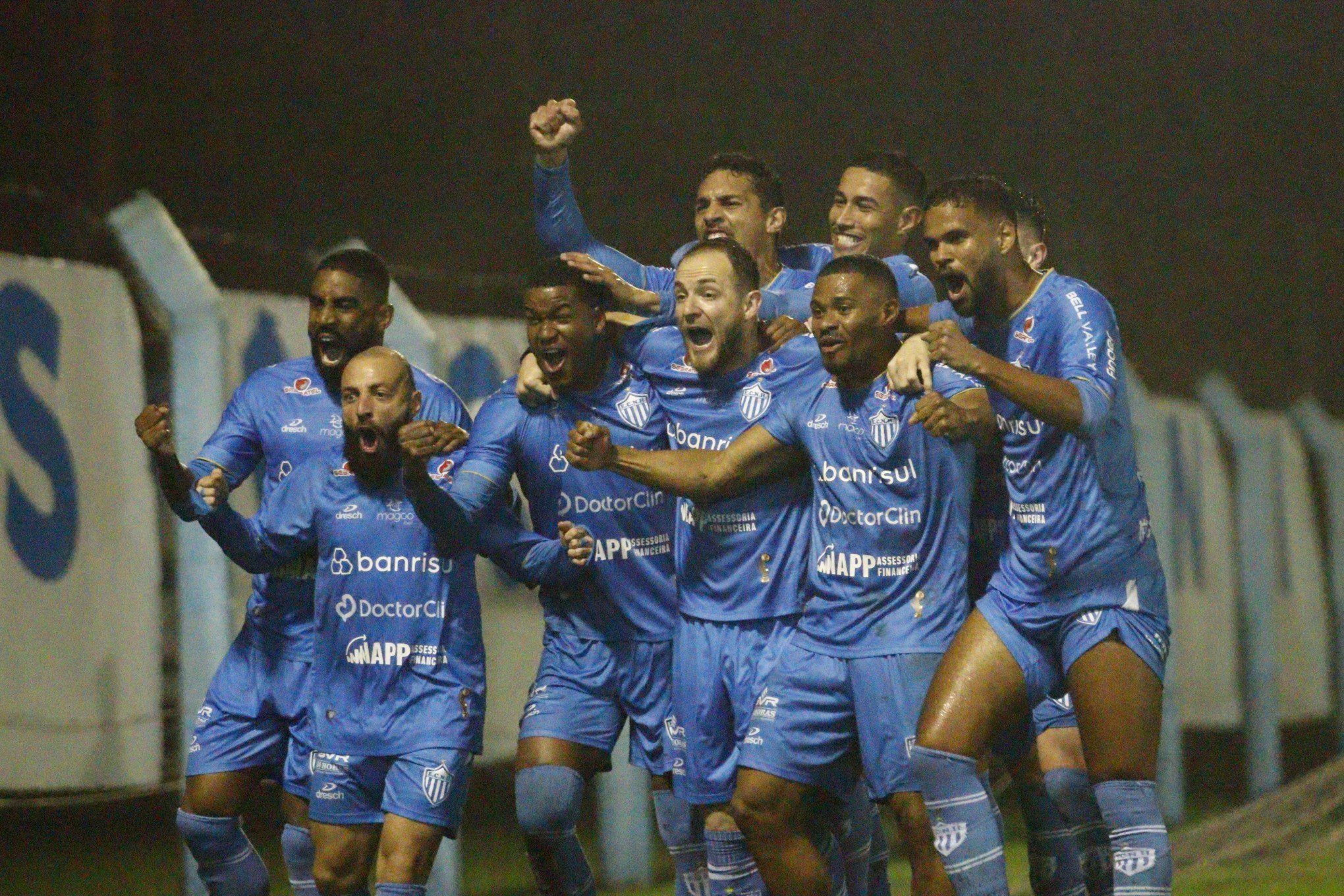 Anilado goleia e dá importante passo rumo à semifinal do Troféu Rei Pelé