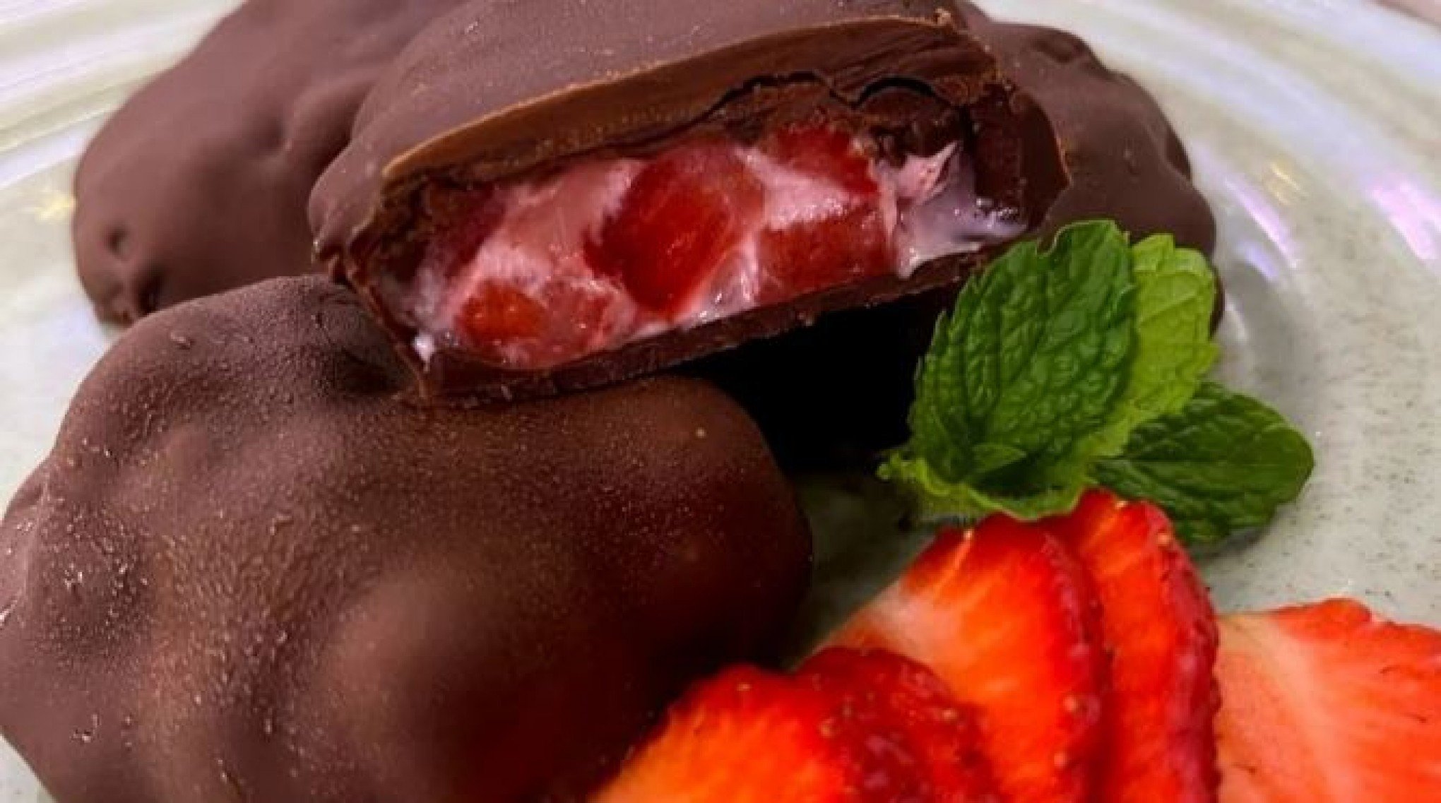 RECEITA DA ANA MARIA BRAGA: Saiba como fazer o Bombom de iogurte com morango preparado nesta quarta-feira, 13 de agosto