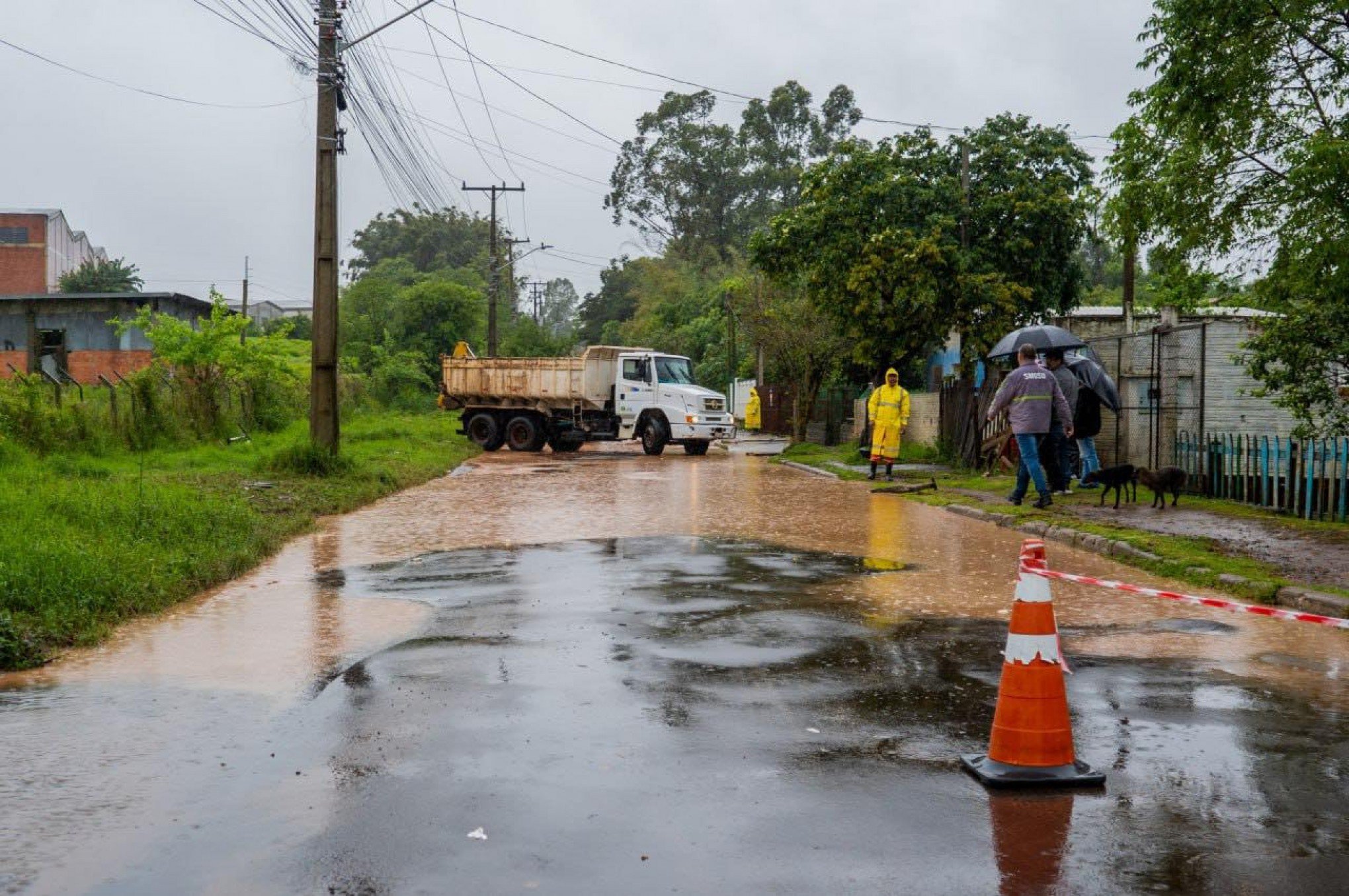 Deslizamento de terra e queda de Ã¡rvore foram registrados em Esteio