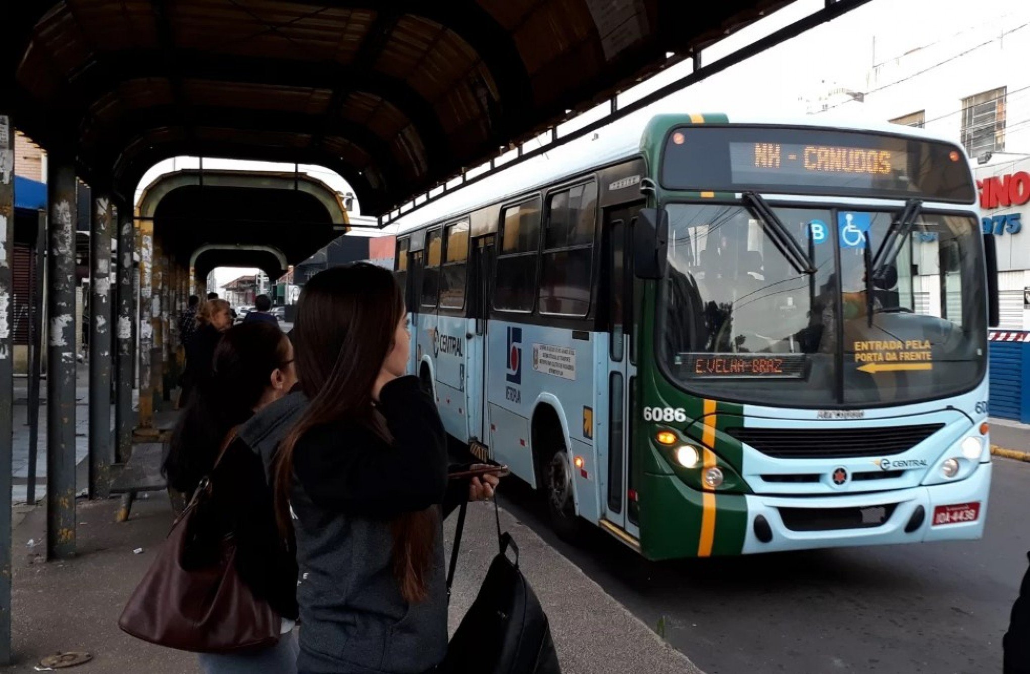 Saiba como ir até Porto Alegre de ônibus metropolitano neste momento de calamidade pública