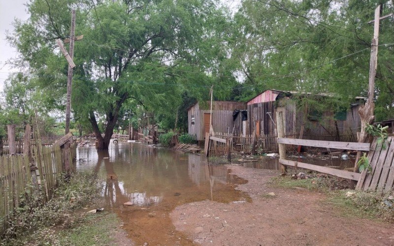 Casas da Ocupação Steigleder estão alagadas 