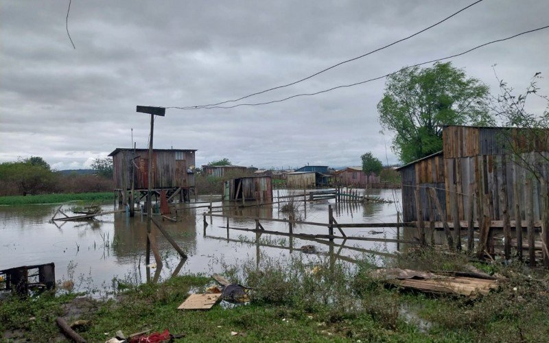 Casas da Ocupação Steigleder estão alagadas 