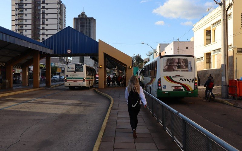 Idosa Ã© atropelada por Ã´nibus no ParadÃ£o de Novo Hamburgo