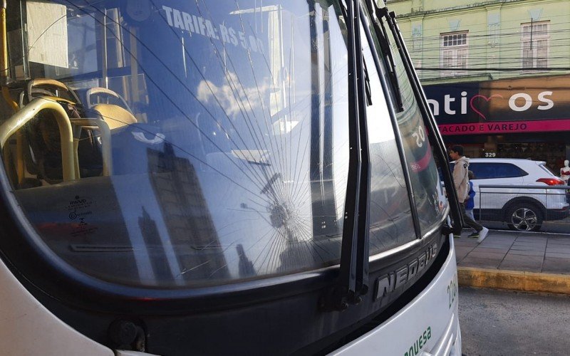 Idosa Ã© atropelada por Ã´nibus no ParadÃ£o de Novo Hamburgo