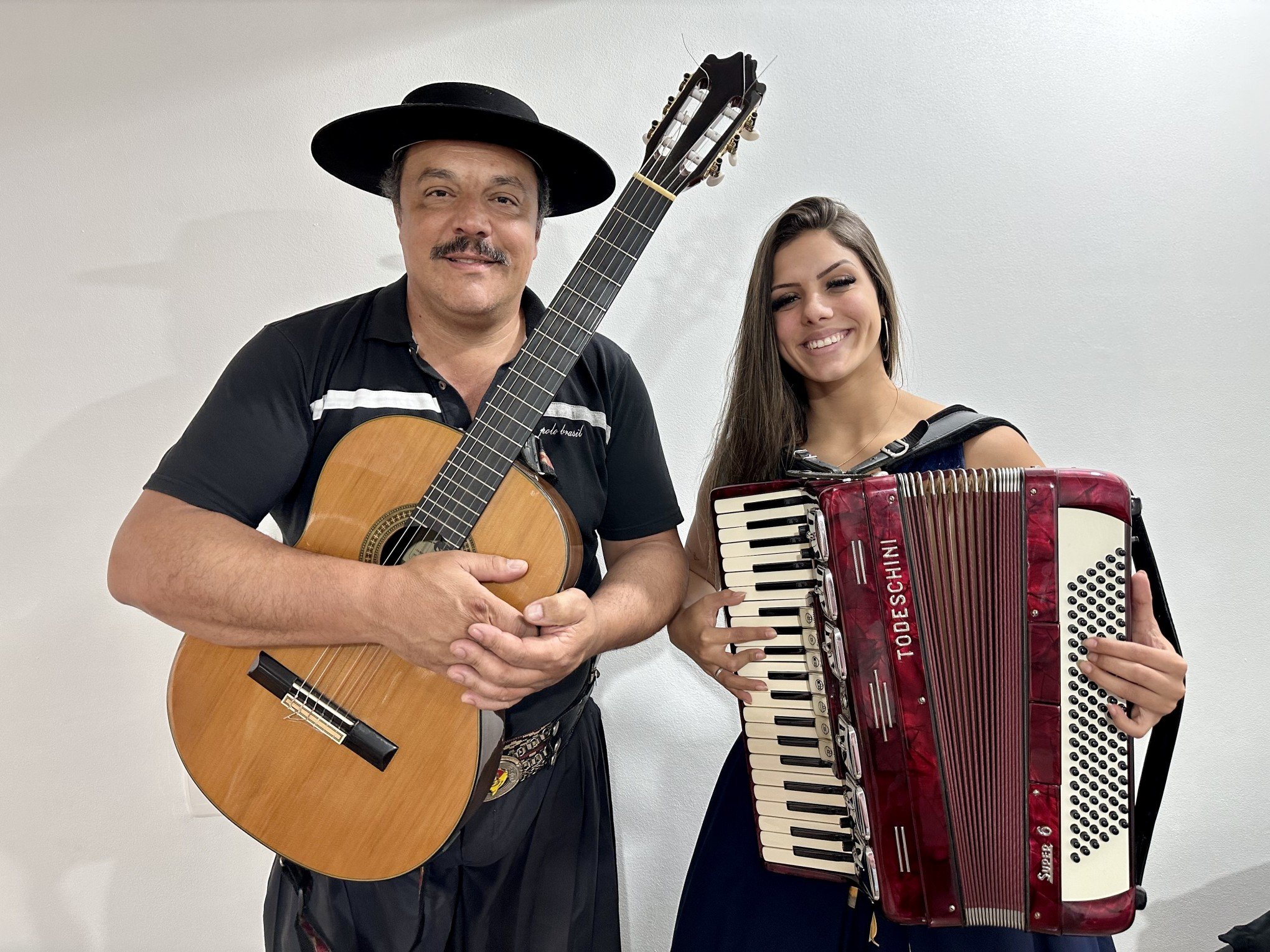 Conheça a história de pai e filha que levam a música gaúcha além das fronteiras do Rio Grande do Sul