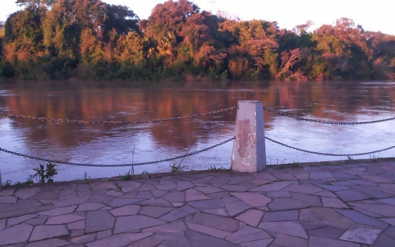 Nível do Rio Caí estabiliza e começa baixar nesta sexta-feira  | Jornal NH