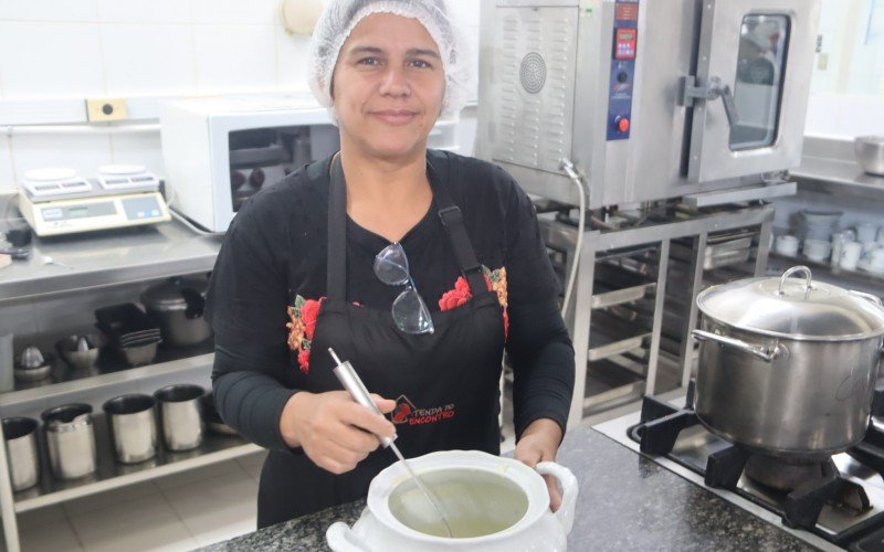 Marinês acredita que a formação beneficiará quem depende das cozinhas comunitárias