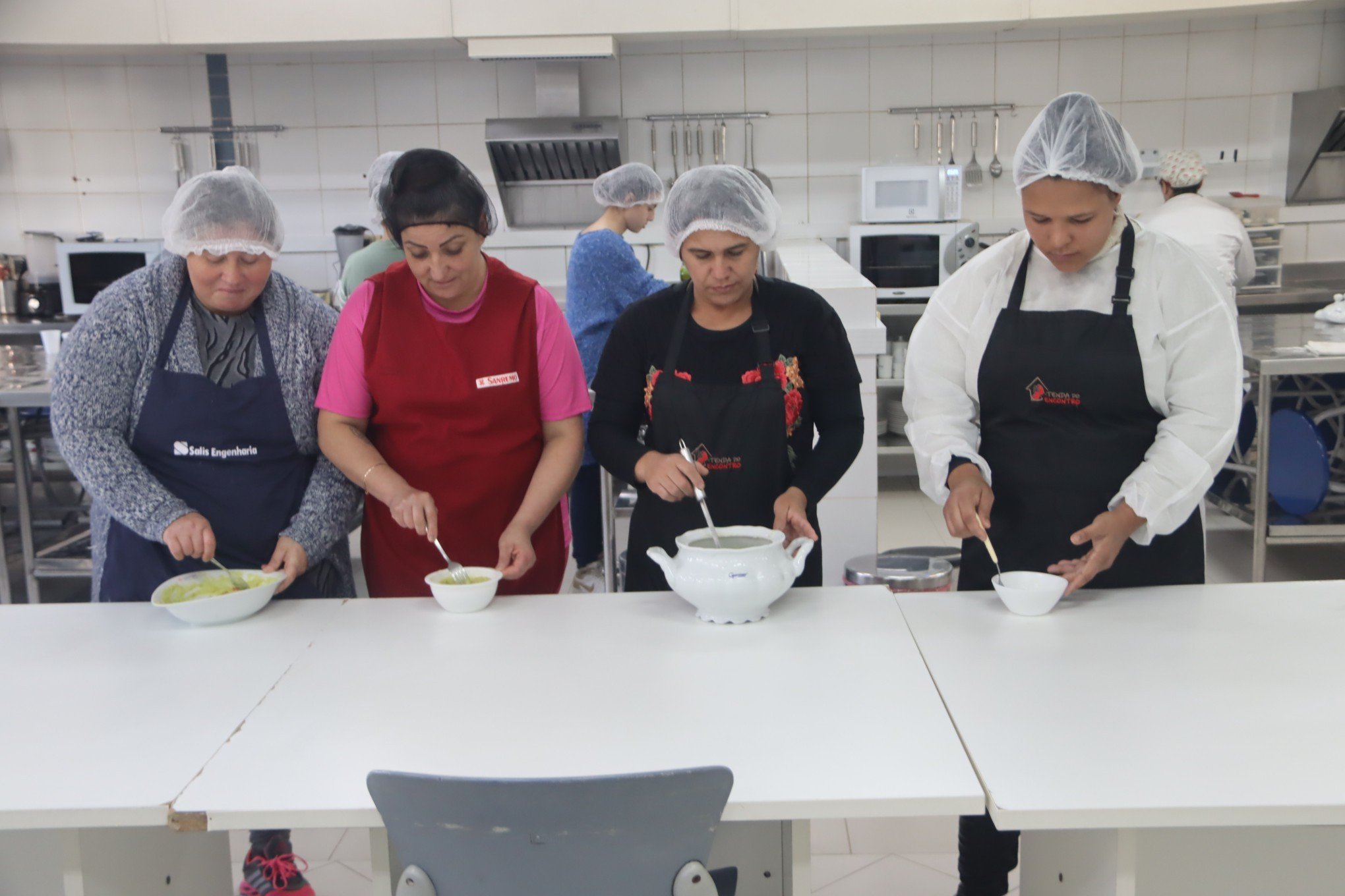 Cozinheiras comunitárias recebem formação em alimentação na Unisinos
