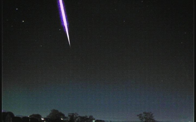VÍDEO: Meteoro fireball é flagrado no céu do Rio Grande do Sul