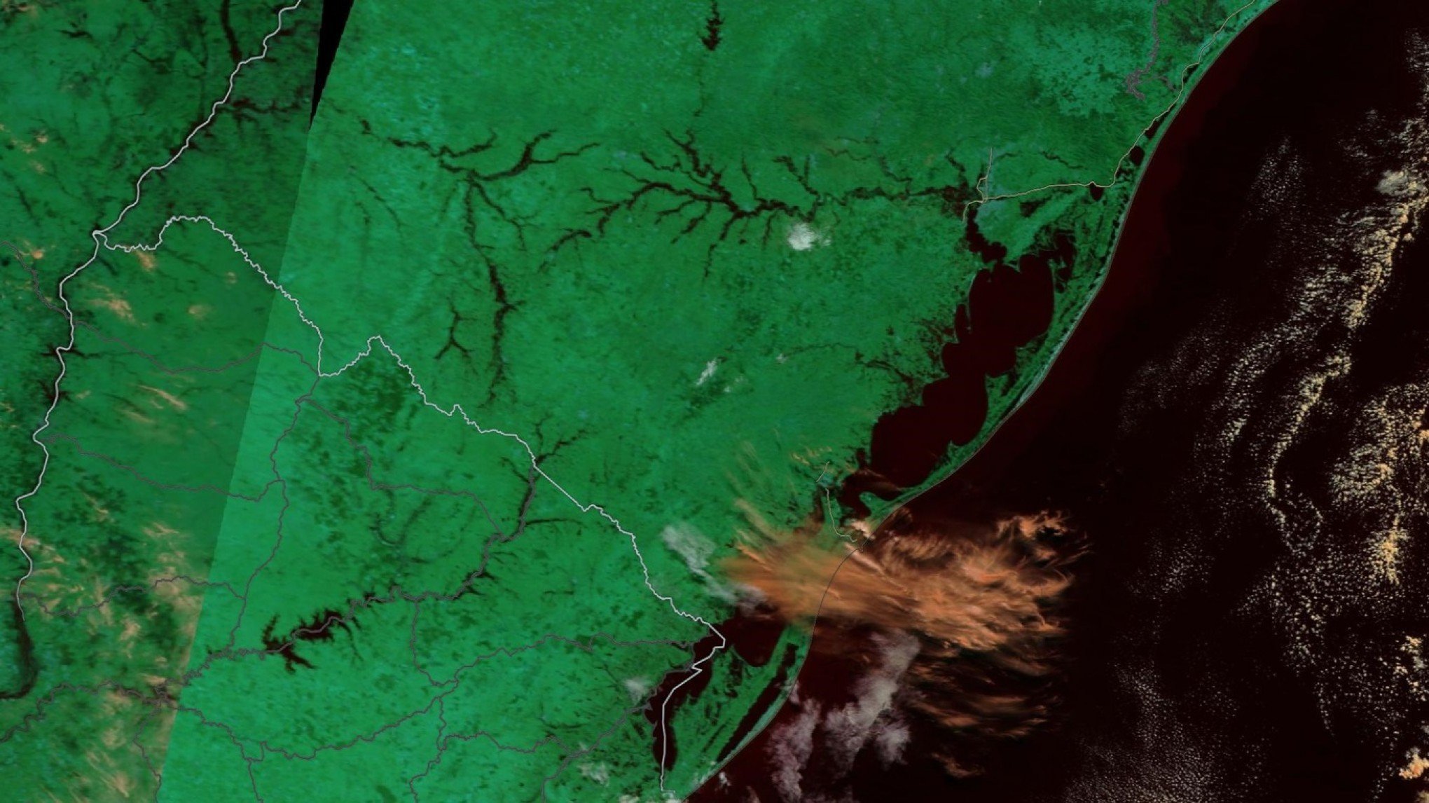 Impacto da chuva no Rio Grande do Sul pode ser visto do espaço; veja antes e depois