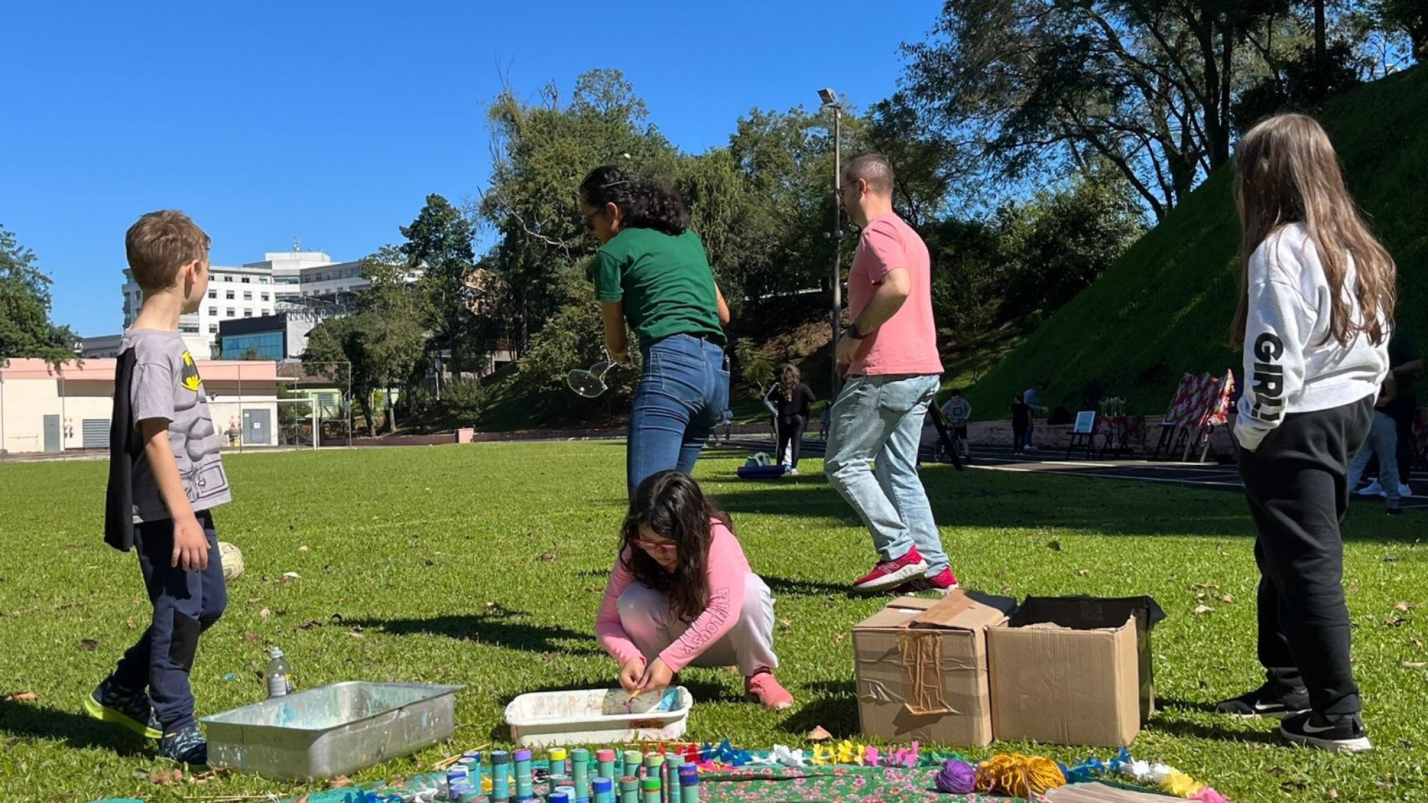 Oficinas de arte, trilhas e brincadeiras ao ar livre marcam Festival de Primavera