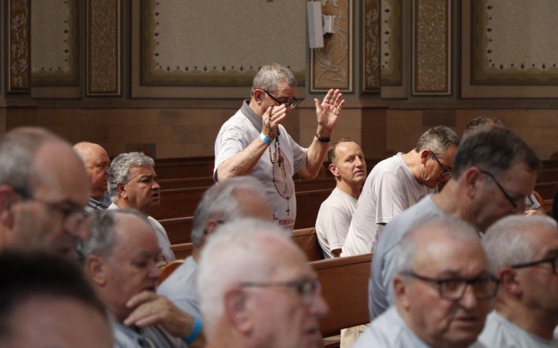 Fé e espiritualidade mobiliza 250 homens no sétimo encontro Terço dos Homens em Novo Hamburgo | Jornal NH