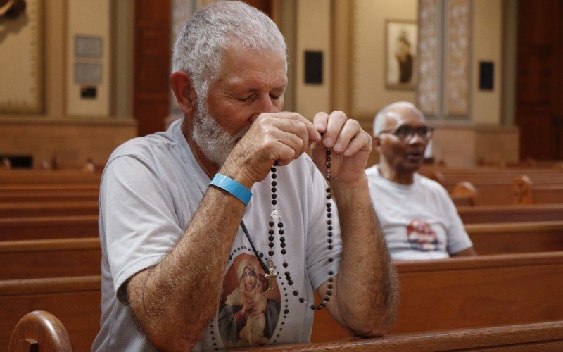 FÃ© e espiritualidade mobiliza 250 homens no sÃ©timo encontro TerÃ§o dos Homens em Novo Hamburgo