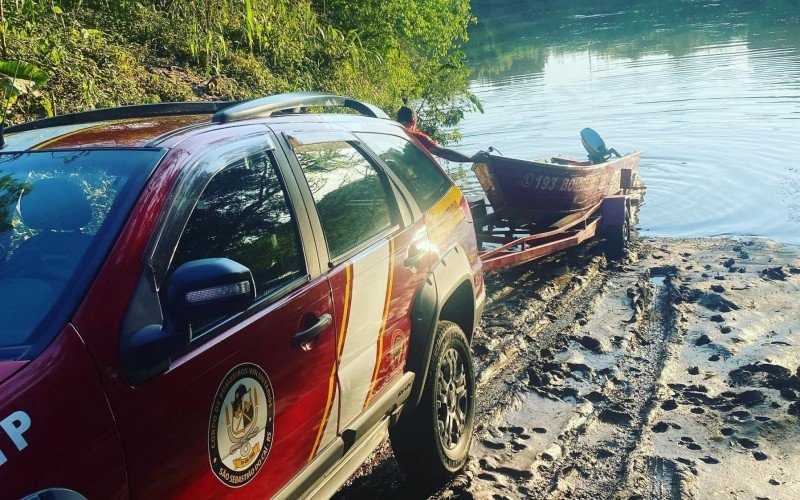 Bombeiros retomam buscas após desaparecimento de adolescente nas águas do Rio Caí