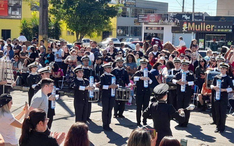 No bairro Feitoria, em São Leopoldo, houve desfile no dia 16