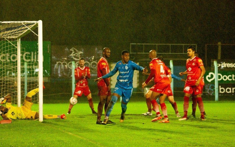 Vitória no jogo de ida garante vantagem para a tarde deste domingo | Jornal NH