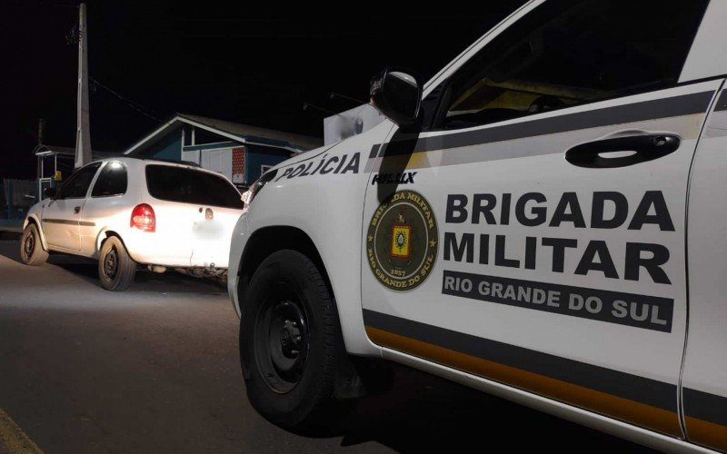 Homem foi preso após fugir de barreira, dirigir sem CNH e estar embriagado em Canela