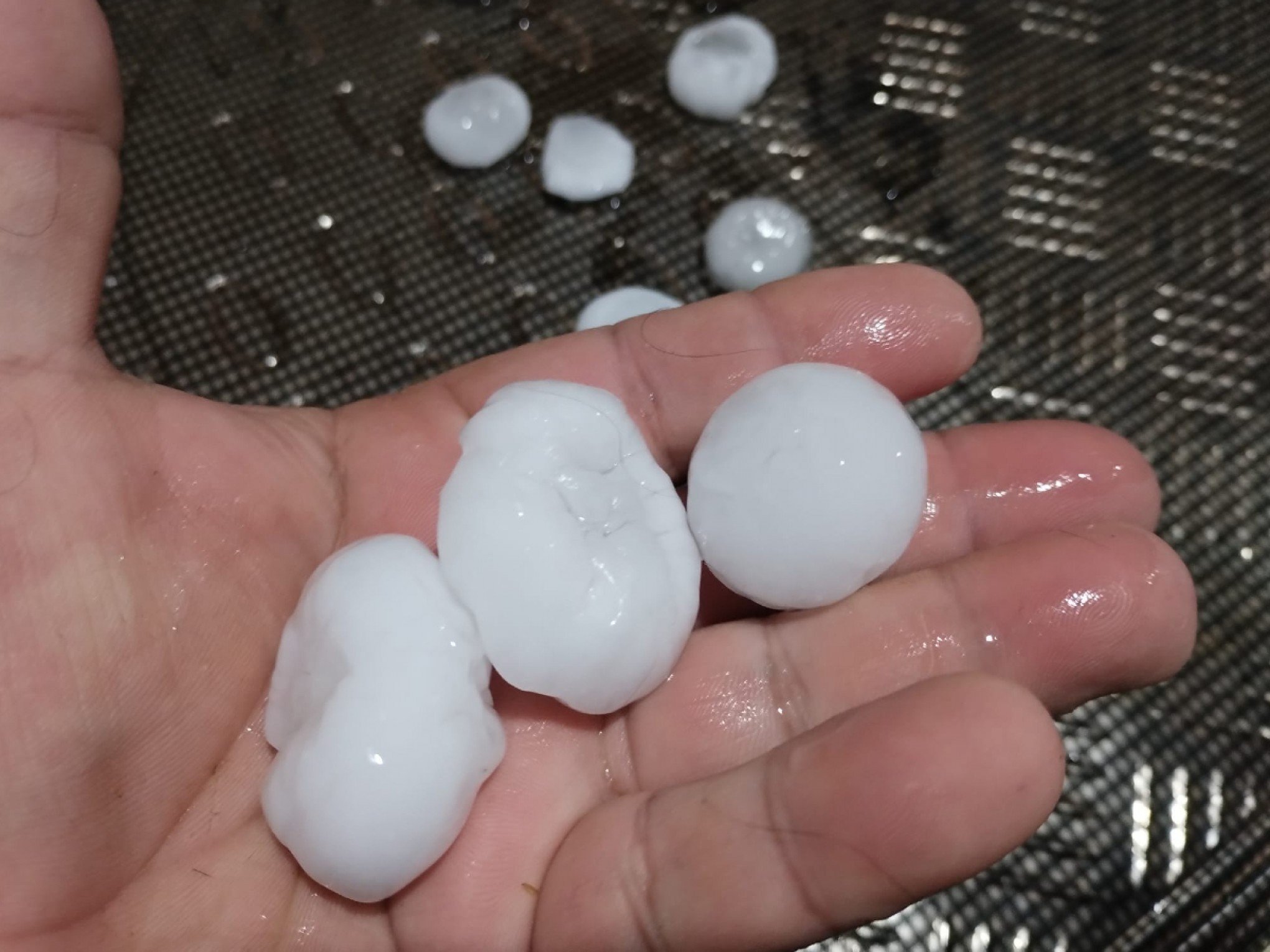 BOLHA DE CALOR: Risco de temporais de granizo "até de grande tamanho" aumenta nos próximos dias; veja o alerta