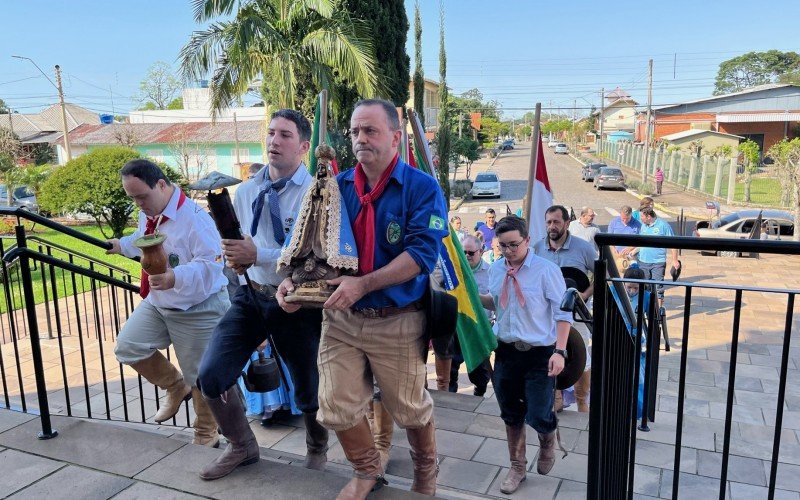 Cavalgada e missa crioula marcam o Dia do GaÃºcho em Morro Reuter